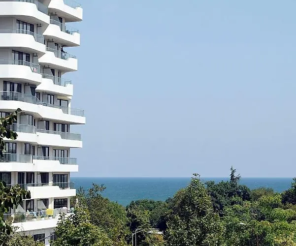 Flora アパート ブルガス