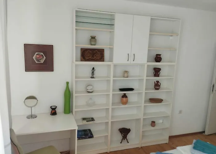 アパート Flora ブルガス